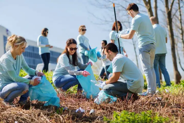 ideas for volunteering image